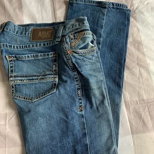 Ariat jeans 32x34 stain on front leg (pictured)